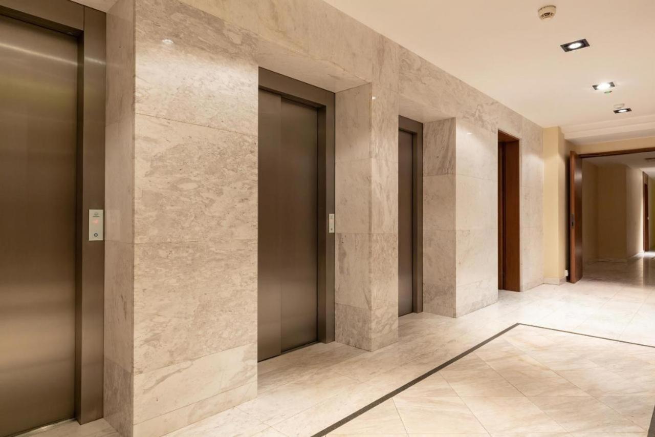 Modern Apartment With Pool Near Golden Terraces Warsawa Bagian luar foto