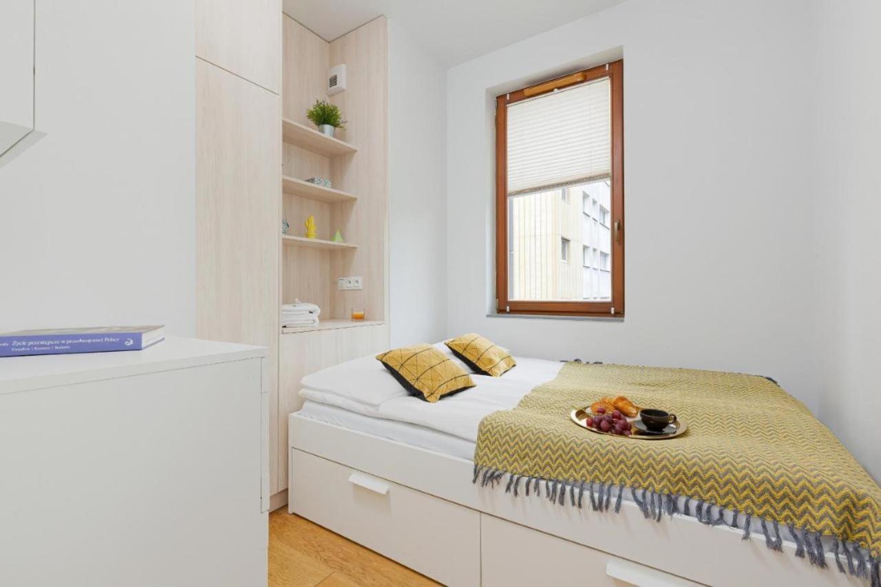 Modern Apartment With Pool Near Golden Terraces Warsawa Bagian luar foto