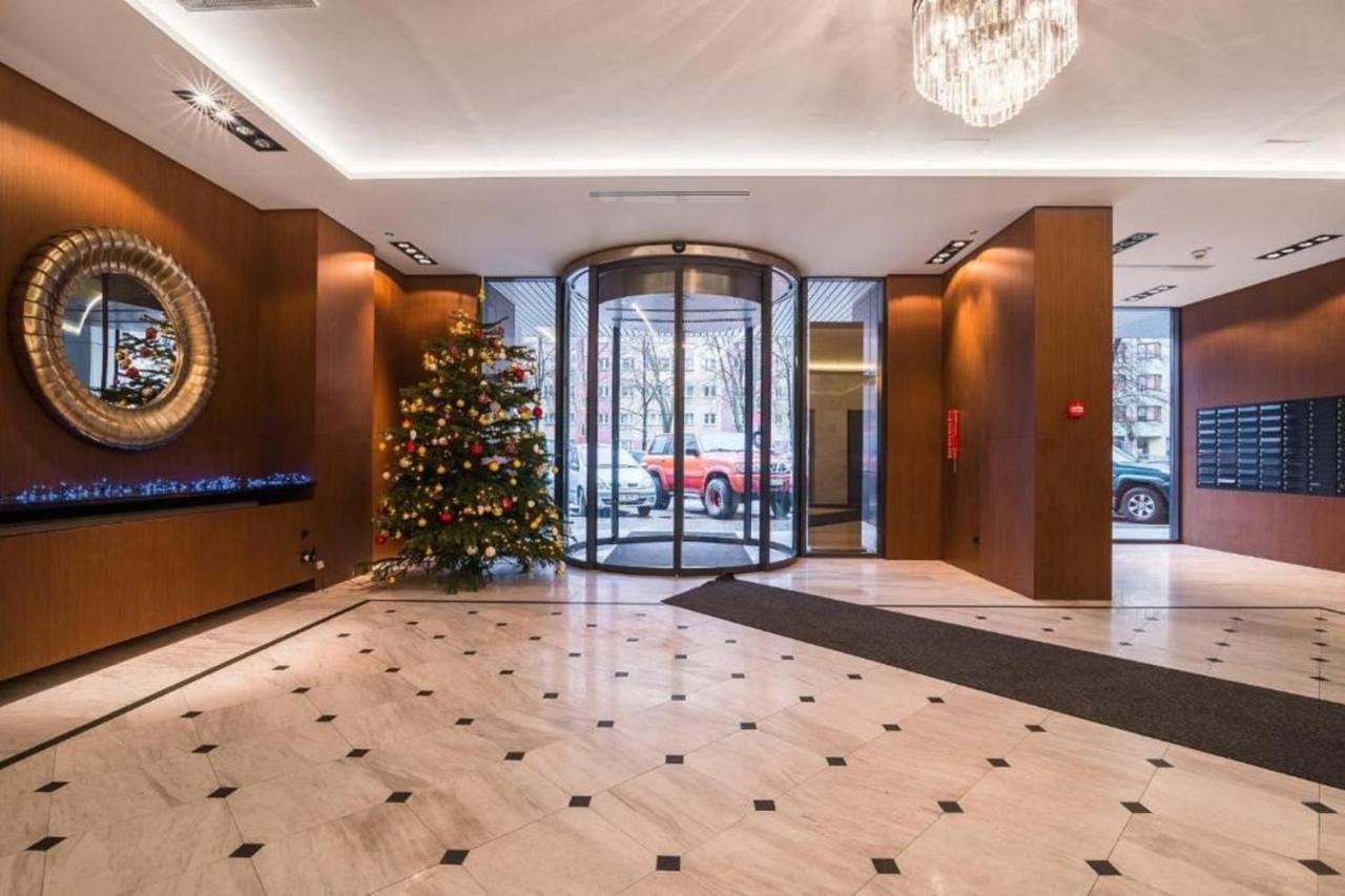 Modern Apartment With Pool Near Golden Terraces Warsawa Bagian luar foto