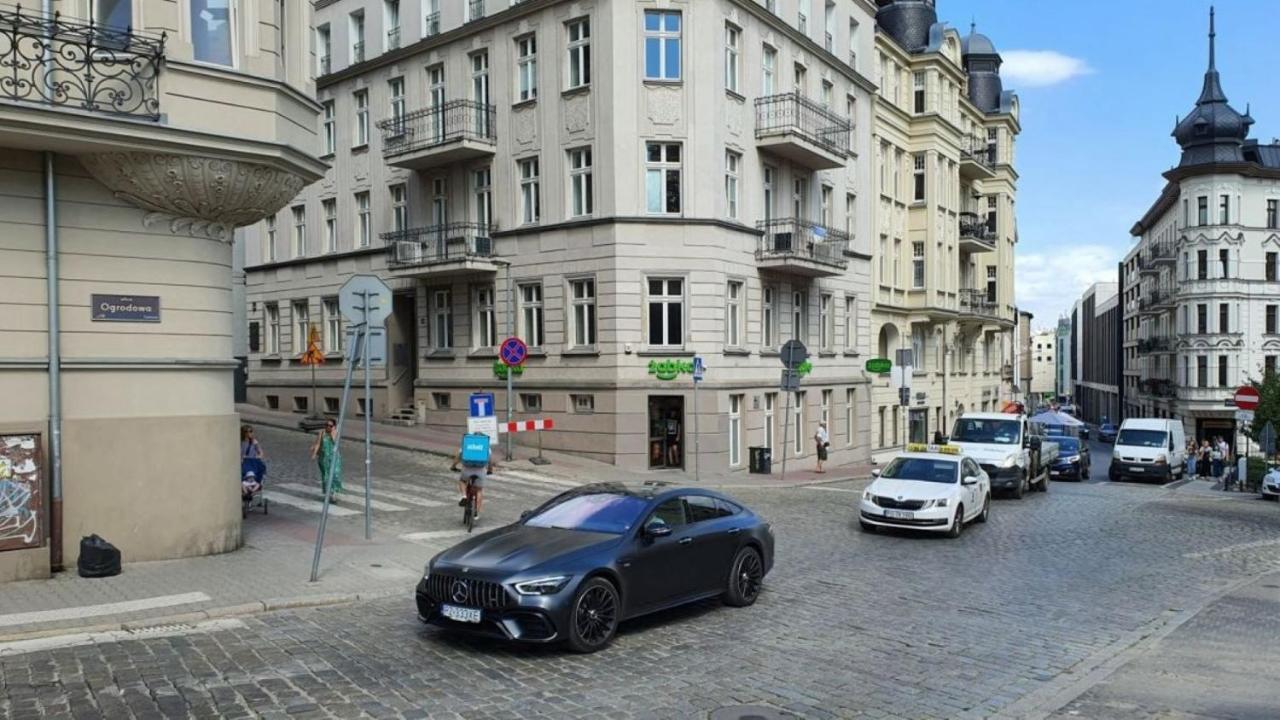 Modern Apartment With Pool Near Golden Terraces Warsawa Bagian luar foto